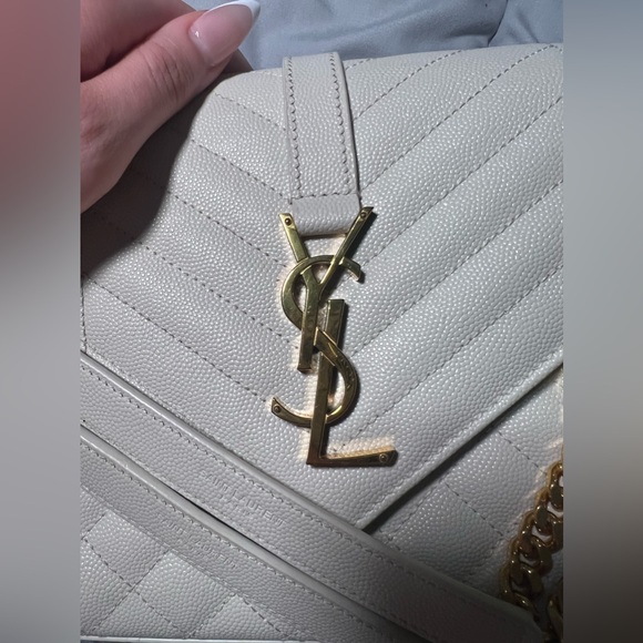 ENVELOPE MEDIUM IN QUILTED GRAIN DE POUDRE EMBOSSED LEATHER
BLANC VINTAGE - Picture 11 of 15